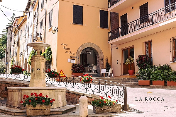 Albergo Ristorante La Rocca