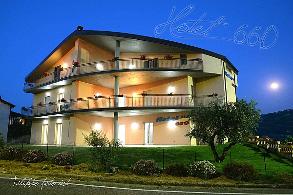 HOTEL 660
