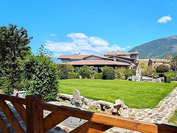 BORGO PATIERNO AGRISTOR COUNTRY HOUSE